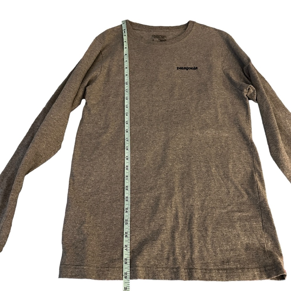 Patagonia men’s P-6 logo responsibili-tee size small. Long sleeves, gray - Picture 7 of 10